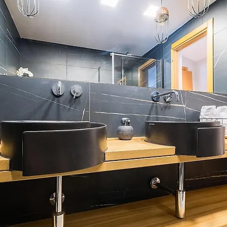 M Penthouse * Σπλιτ