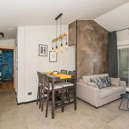 M Penthouse *