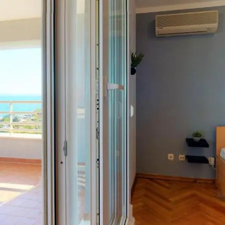 M Penthouse Split